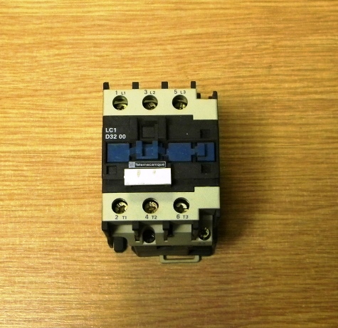 Telemecanique contactor LC1 D32-00